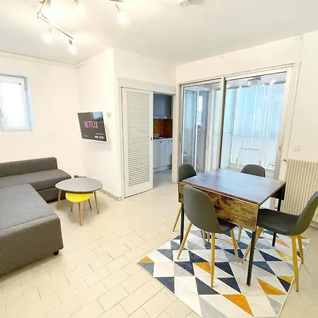 Apartment With Balcony - Sea View